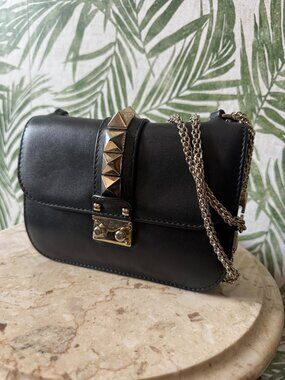 VALENTINO GARAVANI Rockstud Glam Lock Black Leather Chain Shoulder Bag – Made in